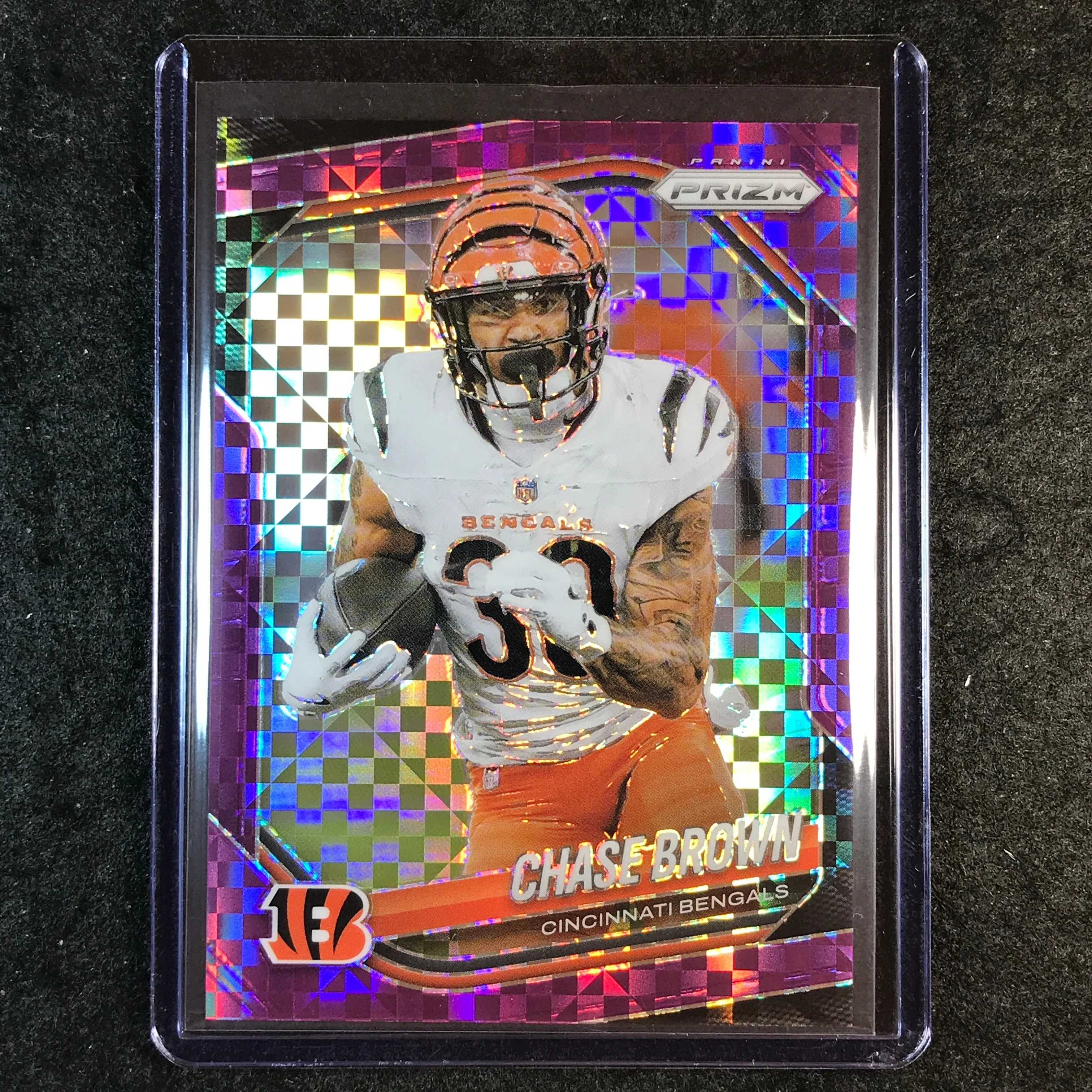 2025 Prizm Football CHASE BROWN Base Purple Power 16/49 #130