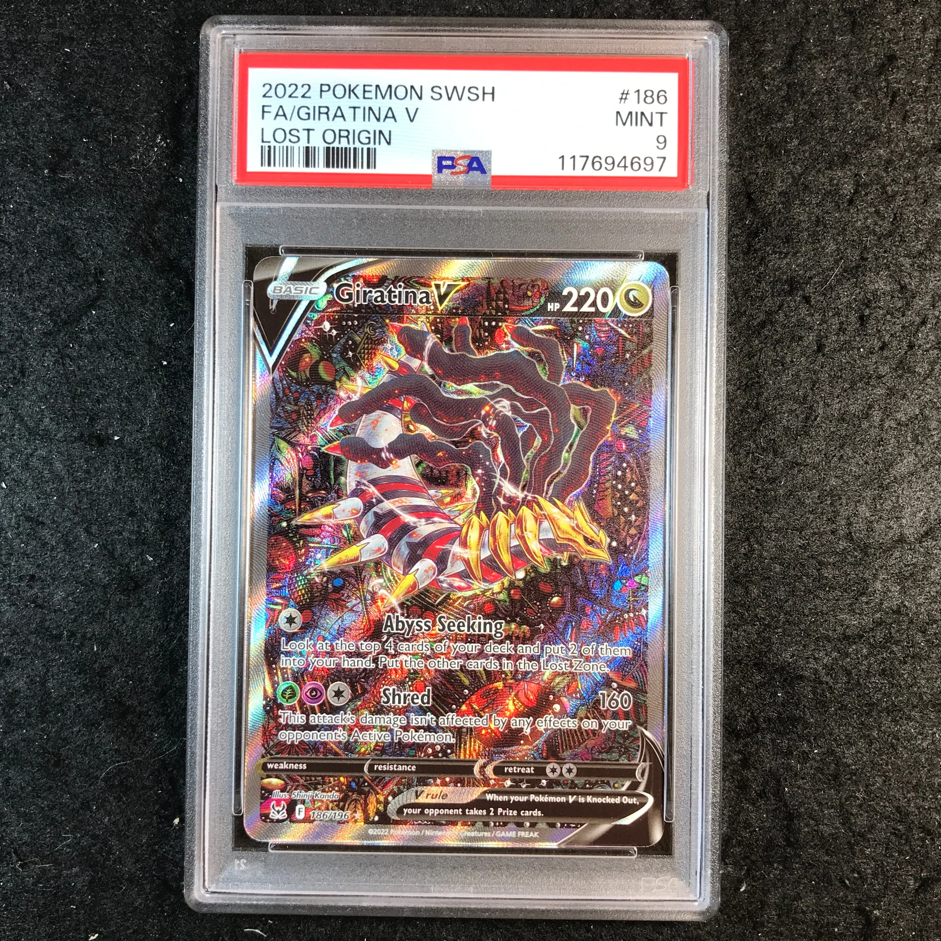 PSA 9 Giratina V - 186/196 - Full Art Lost Origin 697